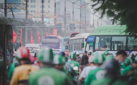 Tài xế công nghệ vượt đèn đỏ, đi ngược chiều sẽ bị khoá tài khoản vĩnh viễn