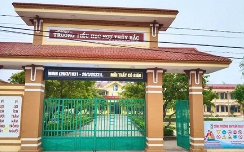 Nguyên nhân bất ngờ khiến hiệu trưởng đánh hiệu phó tại sân trường