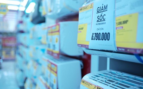 Nắng nóng 40 độ ở miền Bắc: Điều hòa, máy lạnh giảm giá kịch sàn để 'hốt khách'