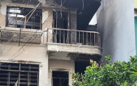 Cháy nhà lúc nửa đêm ở TPHCM, 3 người thương vong
