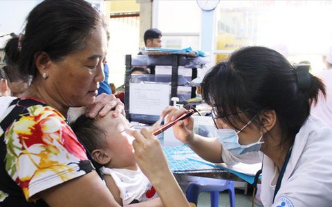 Bệnh tay chân miệng tăng, nhiều ca nặng