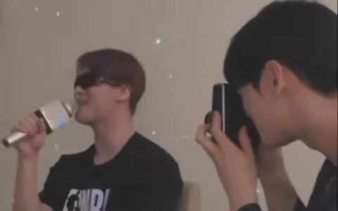 Xót xa chia sẻ lúc nửa đêm của Cha Eun Woo về nam ca sĩ quá cố Moonbin
