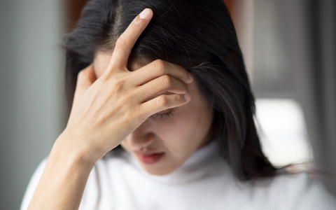 Hoa mắt chóng mặt ngày nắng nóng có thể do 4 bệnh lý này