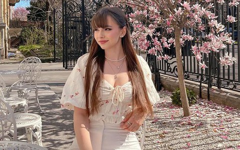 Để nàng blogger xinh đẹp người Ý chỉ bạn cách diện đồ màu hồng KHÔNG "sến"