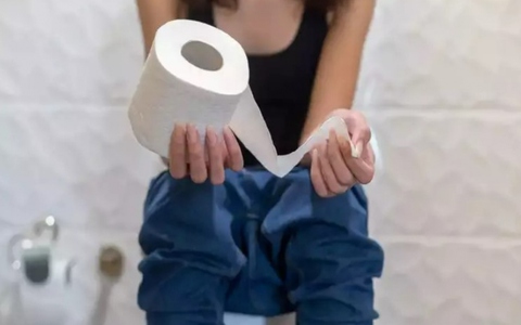4 triệu chứng báo động đỏ của ung thư ruột kết ở người dưới 50 tuổi