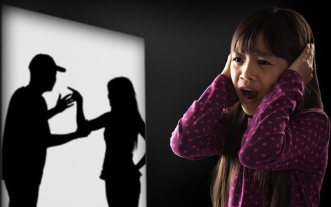 Sống như địa ngục vì có bố vũ phu