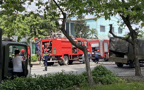 TP HCM: Cảnh sát dùng flycam chữa cháy ở KCX Linh Trung 1