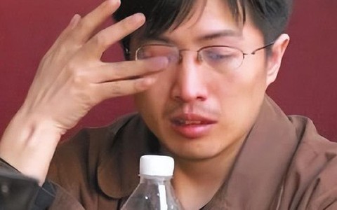 Chàng trai từng đỗ ĐH top đầu nhưng trượt dốc, sống 4 năm trong quán game giờ ra sao?