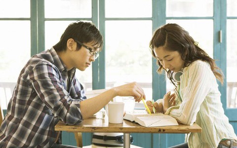 4 lời nói, cử chỉ nhỏ giúp nhìn thấu một người