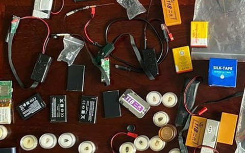 Phá 2 đường dây cung cấp thiết bị gian lận thi cử ngay trước kỳ thi THPT