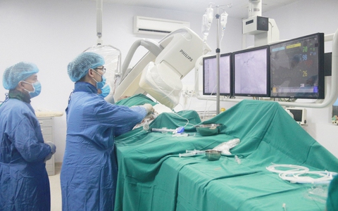 Hút thuốc lá 10 năm liên tục, bệnh nhân 31 tuổi bị nhồi máu cơ tim nguy kịch