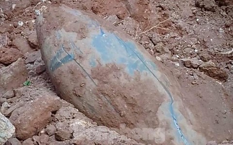 Phát hiện quả bom hơn 300kg khi san gạt đất ở Yên Bái