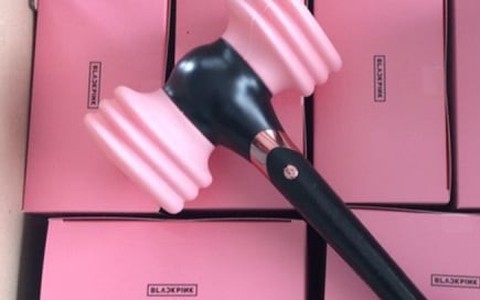 Nhóm nhạc BLACKPINK tổ chức concert tại Hà Nội: Chợ mạng rầm rộ bán lightstick nhập khẩu giá chát