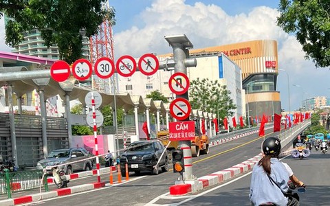 Thông xe cầu vượt Chùa Bộc - Phạm Ngọc Thạch, phương tiện lưu thông thế nào?