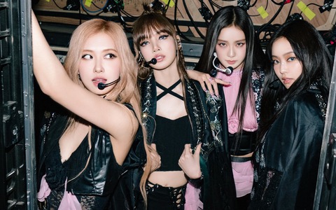 Hội mẹ bỉm háo hức mong dẫn con đi xem Blackpink, hồi hộp chờ dán nhãn độ tuổi
