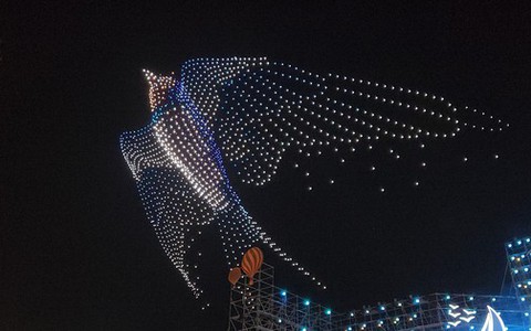 CLIP: Trình diễn ánh sáng khai mạc Festival biển Nha Trang - Khánh Hòa