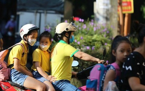 Học bạ toàn 10 vẫn bị trả hồ sơ: Sở GD&ĐT Hà Nội lên tiếng, phụ huynh vẫn băn khoăn