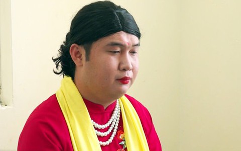 “Thầy cúng” trộm dây chuyền vàng trên tượng Bà Chúa Xứ