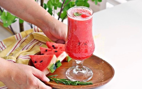 Làm sinh tố dưa hấu cho thêm nguyên liệu này sẽ ngon hơn rất nhiều lại còn giúp giảm cân