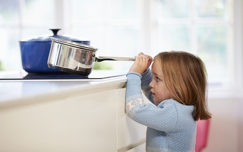 Phải dạy những điều này trước khi cho con ở nhà một mình