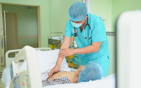 Nam thanh niên sốc nhiệt có tổn thương tạng sau khi chạy bộ