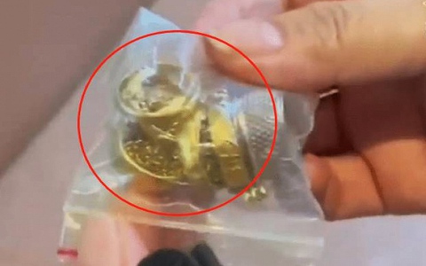 Tìm thấy két sắt bí mật của chủ nhà cũ đã qua đời, hành động của cô gái gây xúc động