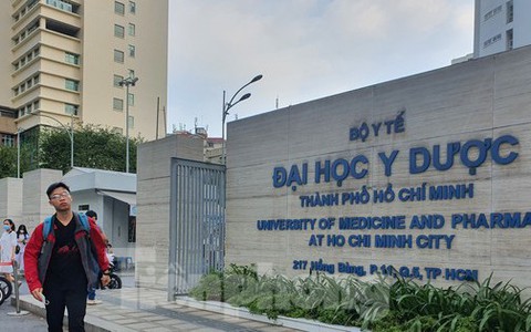 Trường ĐH Y Dược TPHCM: Điểm sàn cao nhất 23,5, học phí tăng gấp đôi