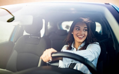 Những kinh nghiệm giúp phụ nữ lái ô tô an toàn