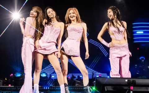 Báo quốc tế: BLACKPINK ‘gây bão’ ở Việt Nam, khuấy động làn sóng kinh tế Hàn