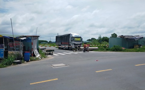 Phát hiện thi thể người đàn ông với hàng chục vết đâm