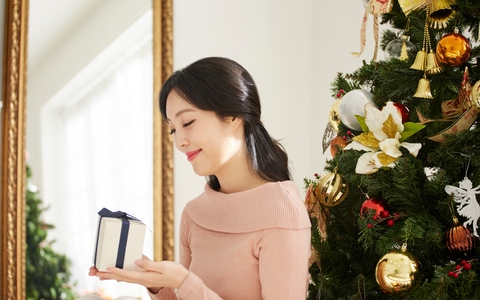 Món quà sinh nhật mừng con gái 18 tuổi của bố khiến tôi òa khóc nức nở