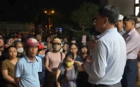 Dân "vây" trụ sở điện lực do nghĩ bị trộm thông tin: Huỷ hơn 400 tài khoản ngân hàng