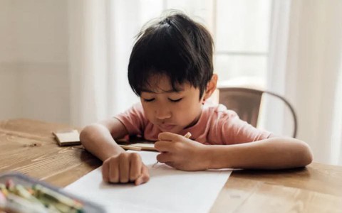 5 dấu hiệu chứng tỏ trẻ đang thụt lùi trong học tập
