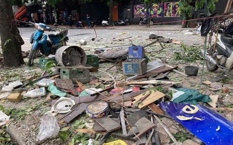 Hiện trường ngổn ngang sau vụ nổ lớn trên đường Yên Phụ, Hà Nội