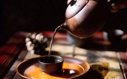 Ba thói quen uống chè xanh âm thầm gây hại cho thận