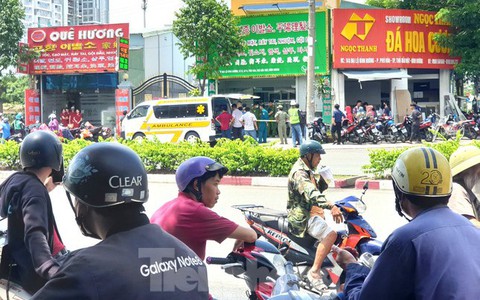 Nữ nhân viên kinh hãi phát hiện chủ tiệm gội đầu tử vong trong tư thế treo cổ
