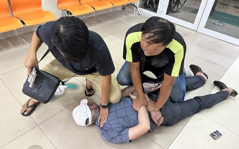 Đâm chết bạn nhậu vì bị đập ly bia vào đầu