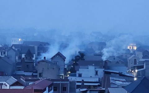 300 lò đốt chất thải nhồi nhét trong một thôn, người dân lo làng nghề biến thành "làng ung thư"