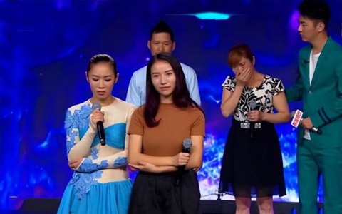 Bị chỉ trích vì không nhận bố mẹ ruột, nữ tiến sĩ kể lại cuộc đời sống với cha mẹ nuôi mới hiểu nguyên do