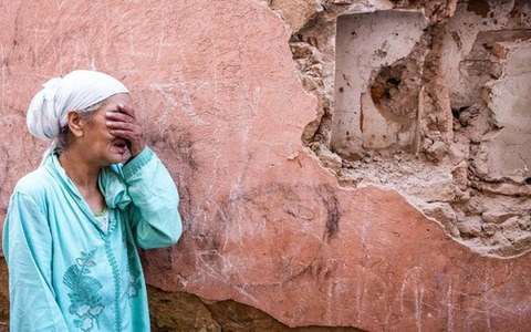 Động đất ở Maroc: Chạy đua với thời gian tìm người sống sót, cảnh hiện trường đổ nát hoang tàn