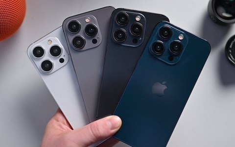 Giá bán chi tiết iPhone 15 series: Đắt nhất gần 50 triệu đồng, rẻ nhất cũng xấp xỉ 2 tháng lương của tôi!