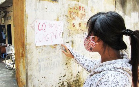 Tân sinh viên sát ngày nhập học vẫn chưa có chỗ trọ, ở nhờ người quen chờ giá phòng hạ nhiệt