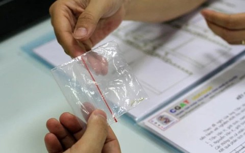 Hành trình từ nhà hộ sinh đến phòng xét nghiệm ADN tìm con cho vợ