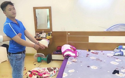 Đóng giả shipper dùng dao tấn công chủ nhà để cướp tài sản