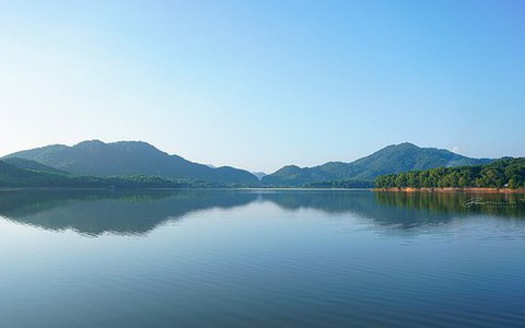 Phát hiện "hồ Tuyền Lâm thu nhỏ" ngay gần Hà Nội, không cần đi Đà Lạt, chỉ cần lái xe chưa đến 1 tiếng