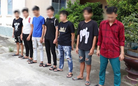 Tạm giữ 14 thanh thiếu niên chém trưởng công an xã trọng thương