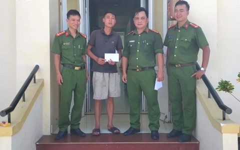 Người đàn ông nghèo bị xe khách bỏ rơi trên Quốc lộ 1A đoạn qua Quảng Bình