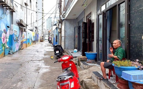 Đìu hiu phố bích họa Đà Nẵng: Dân kêu khổ 'đến phơi quần áo cũng khó'
