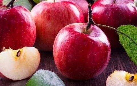 Người xưa nói "buổi sáng ăn táo là vàng, buổi trưa là bạc, buổi tối là kịch độc", liệu có đúng không?