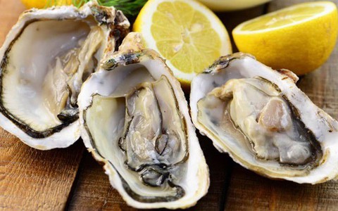 Hàu tăng cường sinh lý cho quý ông nhưng lại là 'thuốc độc' với những người này